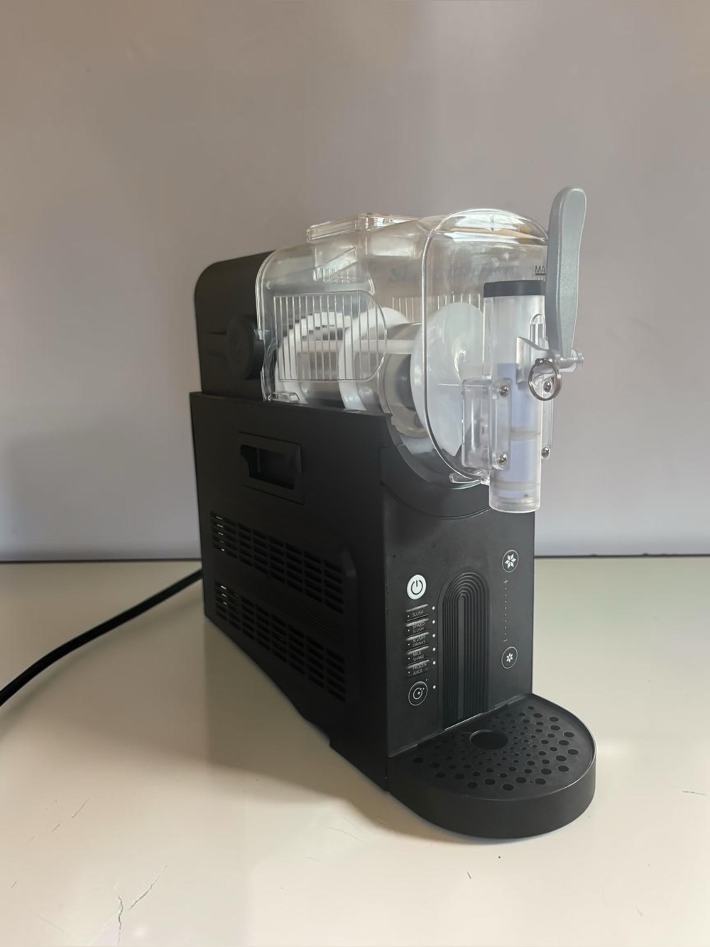 Élément SL-01A Slushie Machine No Ice Needed Frozen Drink Maker 210W